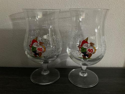 La Chouffe Bierglas 33cl ... 40 JAAR .... 2 stuks, Verzamelen, Biermerken, Zo goed als nieuw, Glas of Glazen, Overige merken, Ophalen