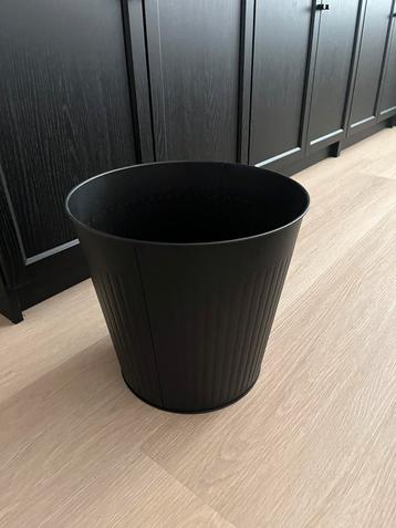 plantenbak beschikbaar voor biedingen