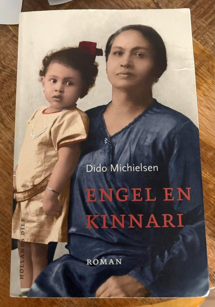 Dido Michielsen - Engel en kinnari, Boeken, Literatuur, Zo goed als nieuw, Nederland, Ophalen of Verzenden