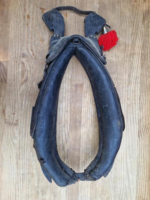 Prachtige antieke haam met decoraties , +- 45x95cm, Dieren en Toebehoren, Paarden en Pony's | Hoofdstellen en Tuigage, Ophalen of Verzenden