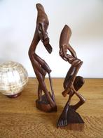 Afrikaanse kunst 2 intrigerende handgesneden geestsculpturen, Verzenden