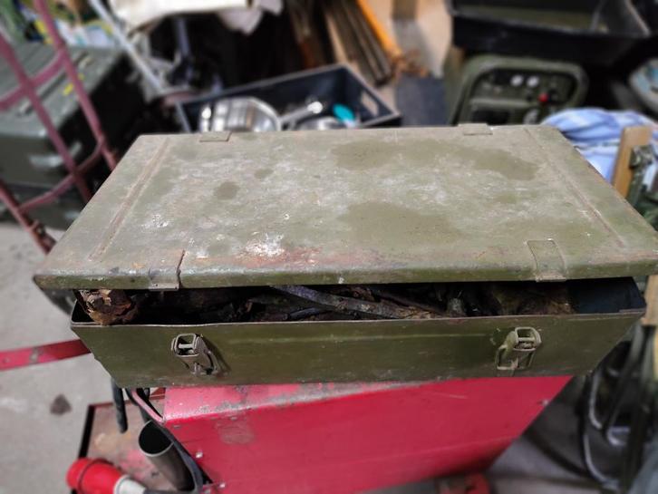 USSR Sovjet gereedschapskist (Ural?), Verzamelen, Militaria | Algemeen, Landmacht, Overige typen, Overige gebieden, Ophalen