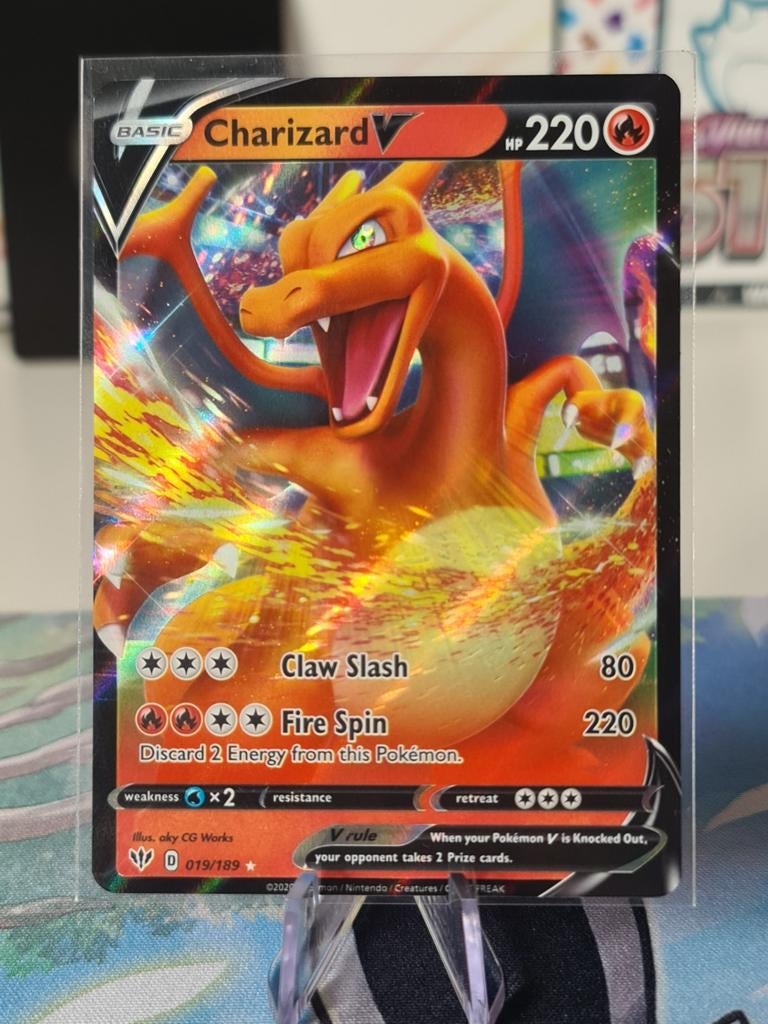 Charizard V #019 Darkness Ablaze Ultra Rare., Ophalen of Verzenden, Zo goed als nieuw, Losse kaart, Foil
