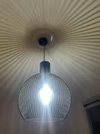 Moderne Hanglamp met Metalen Frame, Huis en Inrichting, Lampen | Hanglampen, Ophalen of Verzenden, Zo goed als nieuw, Metaal, Minder dan 50 cm