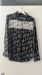 Zwart/witte blouse Maicazz maat S, Kleding | Dames, Blouses en Tunieken, Ophalen of Verzenden, Zo goed als nieuw, Zwart