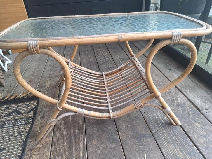 vintage bamboe salontafeltje met de originele glasplaat, Huis en Inrichting, Tafels | Salontafels, Gebruikt, Minder dan 50 cm