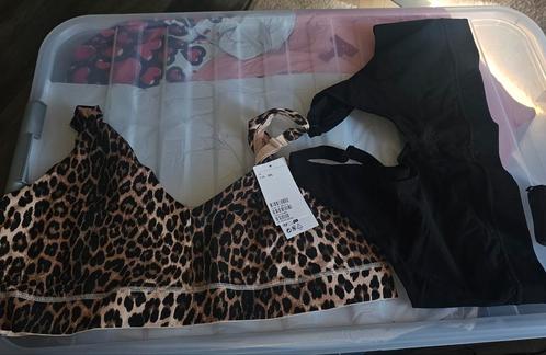 2 nieuwe h&m bh tops maat 3xl 50/52, Kleding | Dames, Grote Maten, Nieuw, Lingerie of Zwemkleding, Overige kleuren, Ophalen