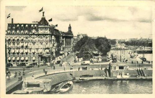 (377-044-005) Amsterdam Damrak met Victoria Hotel, Verzamelen, Ansichtkaarten | Nederland, Noord-Holland, Verzenden