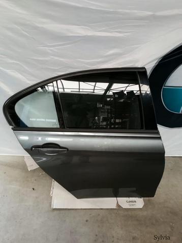 Deur portier rechts achter BMW 3 serie F30 F80 + LCI Mineral beschikbaar voor biedingen