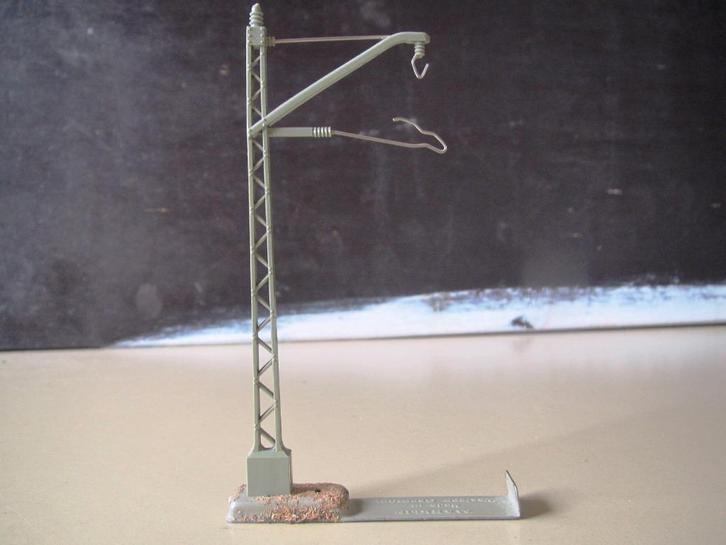 Märklin 7009 bovenleidingsmast M-rails, Hobby en Vrije tijd, Modeltreinen | H0, Gebruikt, Overige typen, Wisselstroom, Märklin