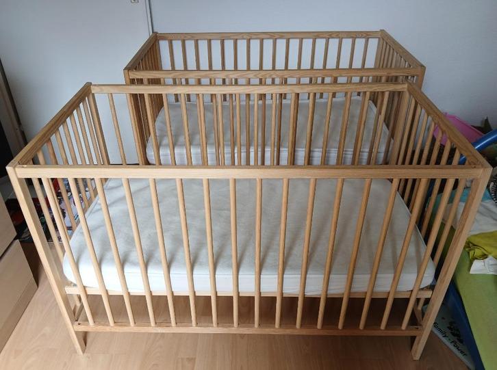 2x houten ledikant incl matras (ideaal voor een tweeling), Kinderen en Baby's, Babywiegjes en Ledikanten, Gebruikt, Ledikant, Ophalen
