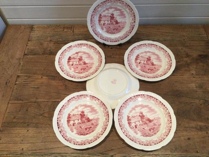 Boerenhoeve Rood Maastricht (Diner bord ), Antiek en Kunst, Antiek | Servies los, Ophalen of Verzenden