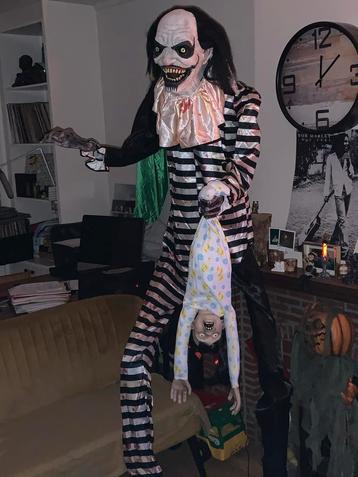 Griezelige Halloween Clown Decoratie beschikbaar voor biedingen