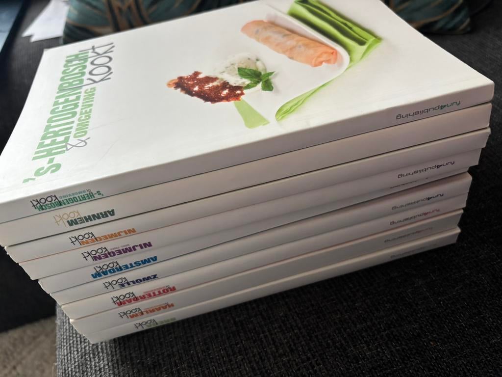 9 mooie kookt receptenboeken Van Rotterdam kookt tot Zwolle, Ophalen, Zo goed als nieuw, Dieet en Voeding