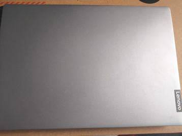 Lenovo idapad beschikbaar voor biedingen