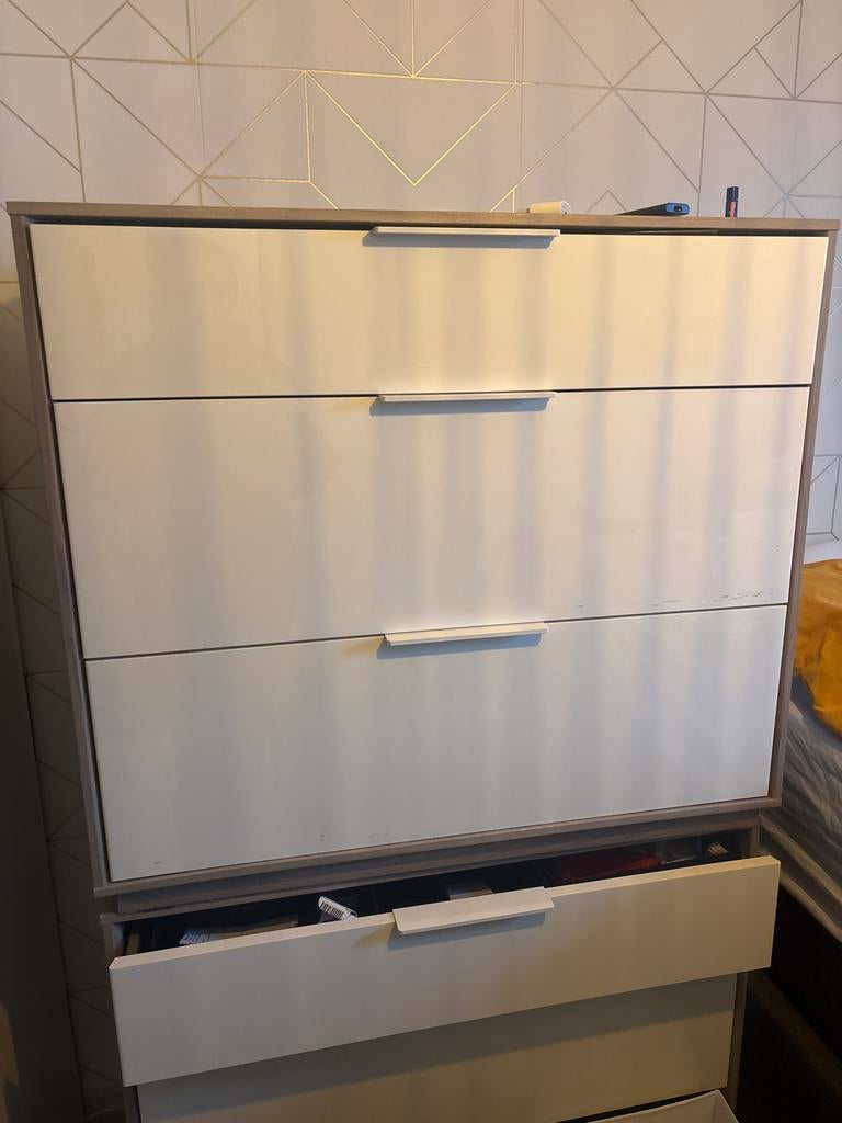 GratisWitte ladekast met 3 lades, Huis en Inrichting, Kasten | Dressoirs, Ophalen, Overige materialen, Gebruikt, 100 tot 150 cm