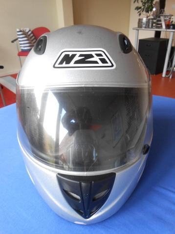 Motorhelm beschikbaar voor biedingen