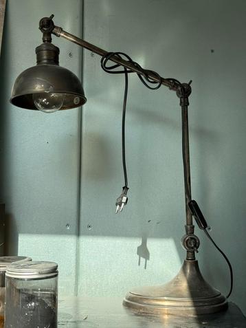 Gave vintage verstelbare zware bureaulamp. Metaal. beschikbaar voor biedingen