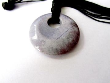 Prachtige grote Sugilite Donut hanger aan ketting beschikbaar voor biedingen