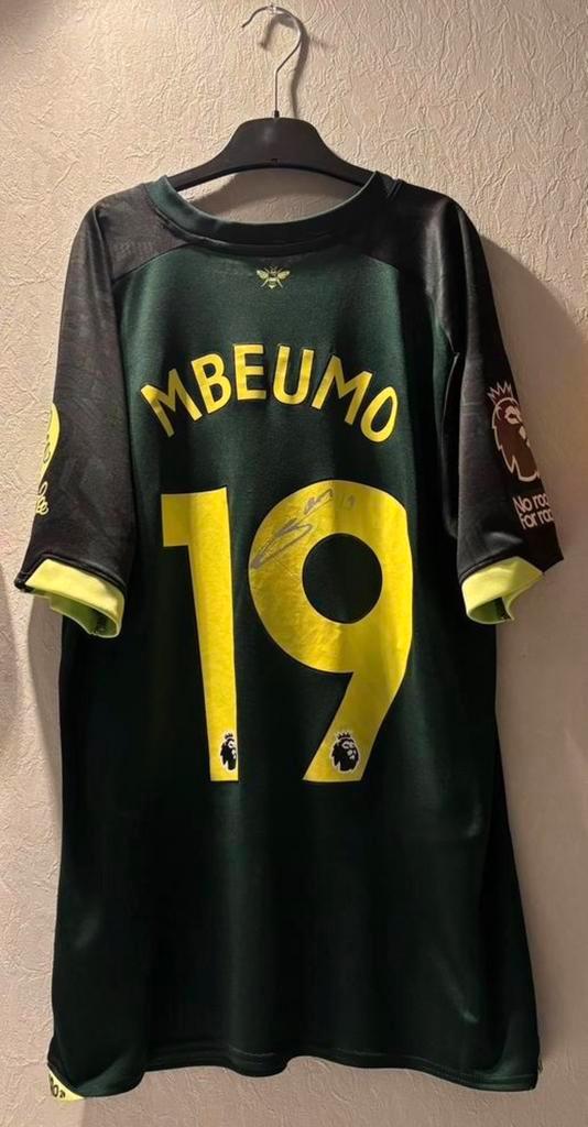 Matchworn en gesigneerd Bryan Mbeumo shirt, Sport en Fitness, Voetbal, Zo goed als nieuw, Shirt, Maat L, Ophalen of Verzenden