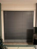 2x aluminium jaloezieën grijs, 140x180cm, zo goed als nieuw, Huis en Inrichting, Stoffering | Gordijnen en Lamellen, Ophalen, 100 tot 150 cm