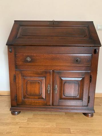 Secretaire bureau  beschikbaar voor biedingen