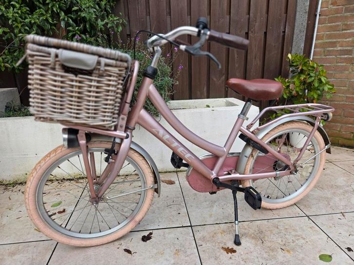 Altec Urban 20 inch meisjes fiets met mand, Fietsen en Brommers, Fietsen | Meisjes, Gebruikt, 20 inch, Ophalen