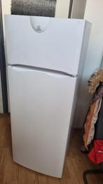 Indesit koel-Vries kast, Ophalen, 200 liter of meer, Met aparte vriezer, 160 cm of meer