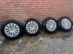 Complete set Volkswagen Golf 7 wielen inclusief wieldoppen, Ophalen, Gebruikt
