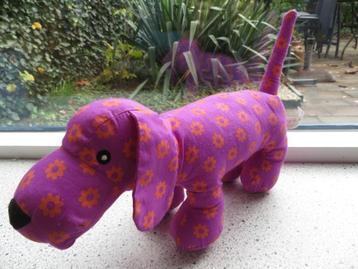 Hond tekkel teckel van Hema paars met oranje bloemen beschikbaar voor biedingen