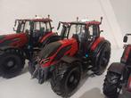 Valtra Q305 rood universal hobbies, Hobby en Vrije tijd, Modelauto's | 1:32, Ophalen of Verzenden, Zo goed als nieuw, Tractor of Landbouw