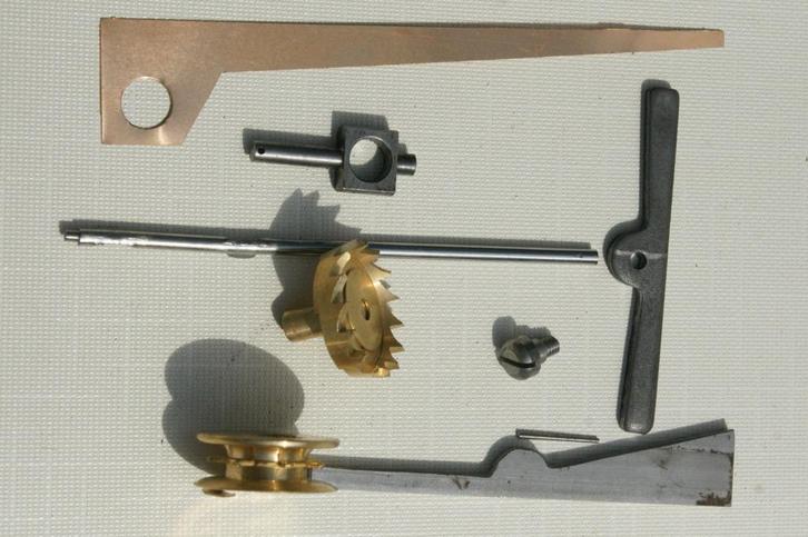 Compl. wekkerwerk of losse onderdelen, wekkerwerk ketting., Antiek en Kunst, Antiek | Klokken, Ophalen of Verzenden