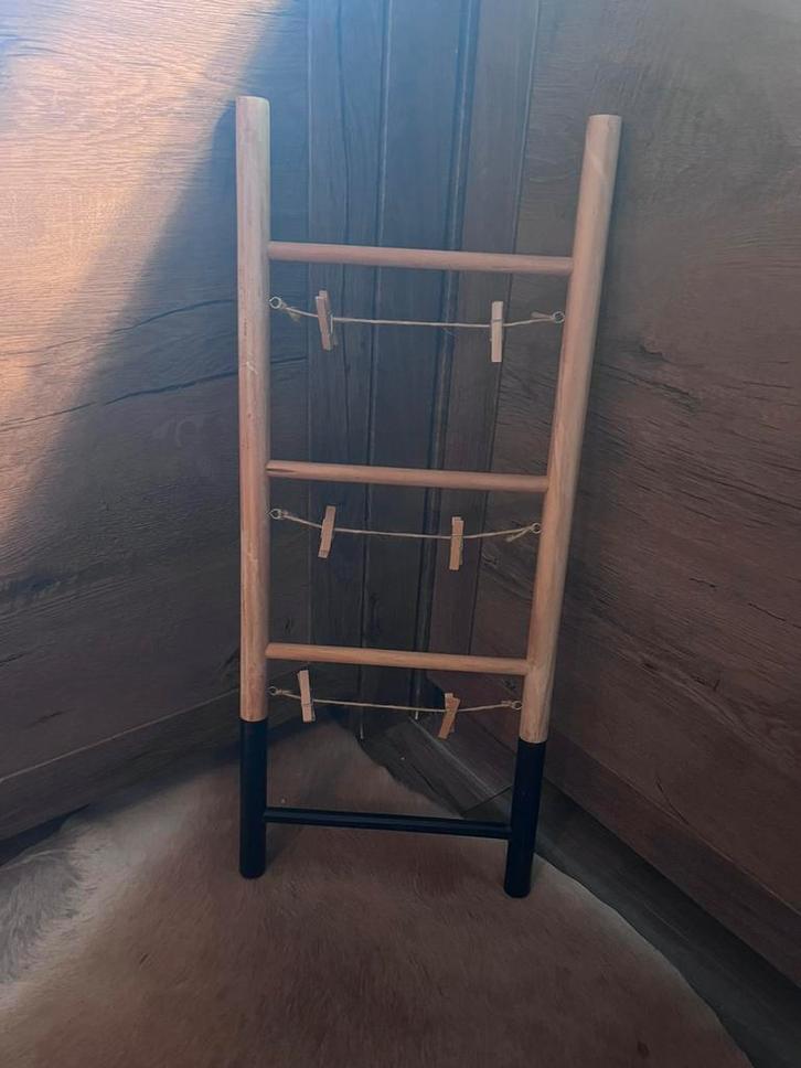 Decoratieve houten ladder met touw en knijpertjes, Doe-het-zelf en Verbouw, Ladders en Trappen, Zo goed als nieuw, Ophalen of Verzenden