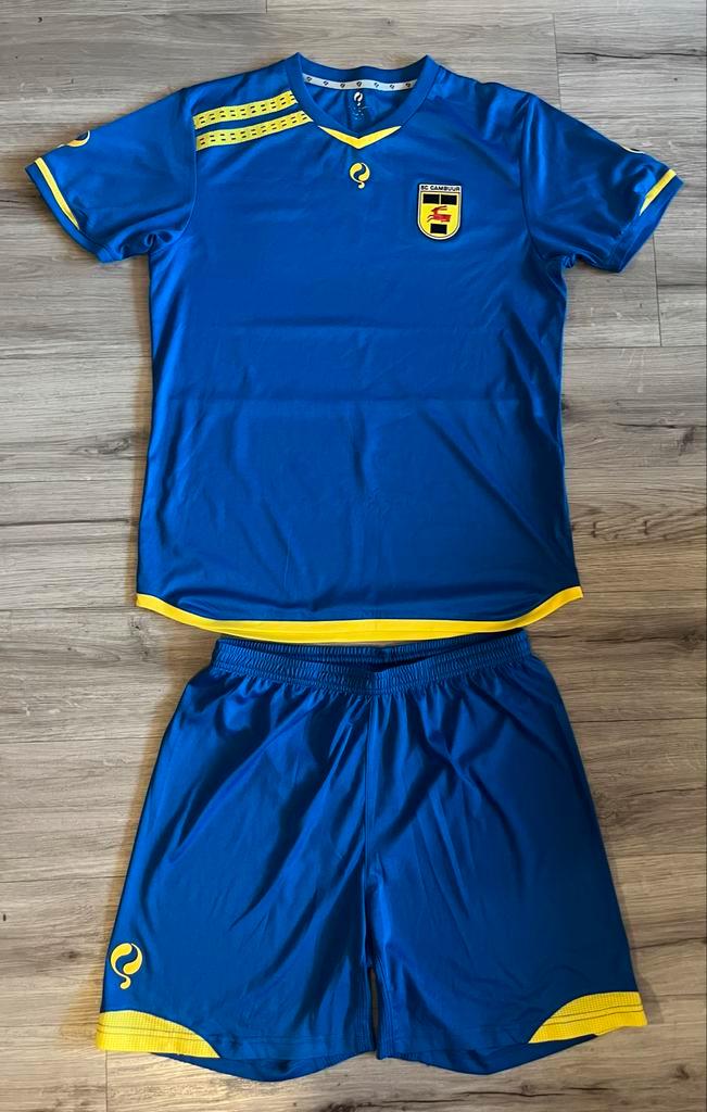 Blauw Voetbaltenue SC Cambuur Maat L, Kleding | Heren, Sportkleding, Gedragen, Voetbal, Maat 52/54 (L), Blauw, Ophalen of Verzenden