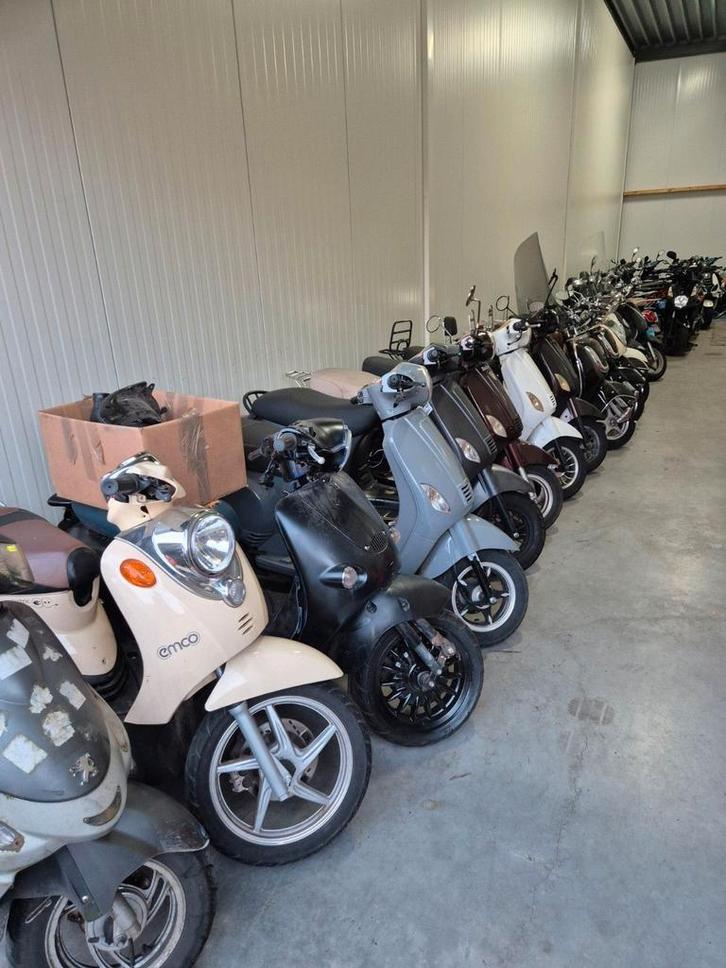 Scooters opknappers  zie adv  Ook gebruikte & nieuwe scooter, Fietsen en Brommers, Snorfietsen en Snorscooters, Zo goed als nieuw