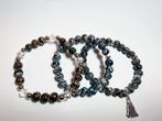 een set van drie armbanden met glazen kralen, Sieraden, Tassen en Uiterlijk, Armbanden, Verzenden, Nieuw, Elastiek, Met bedels of kralen