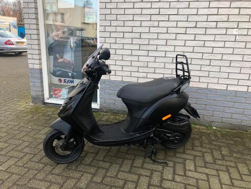 GAVE PIAGGIO ZIP SP 45 4-TAKT MAT ZWART BROM  BJ2008 9000KM, Fietsen en Brommers, Scooters | Piaggio