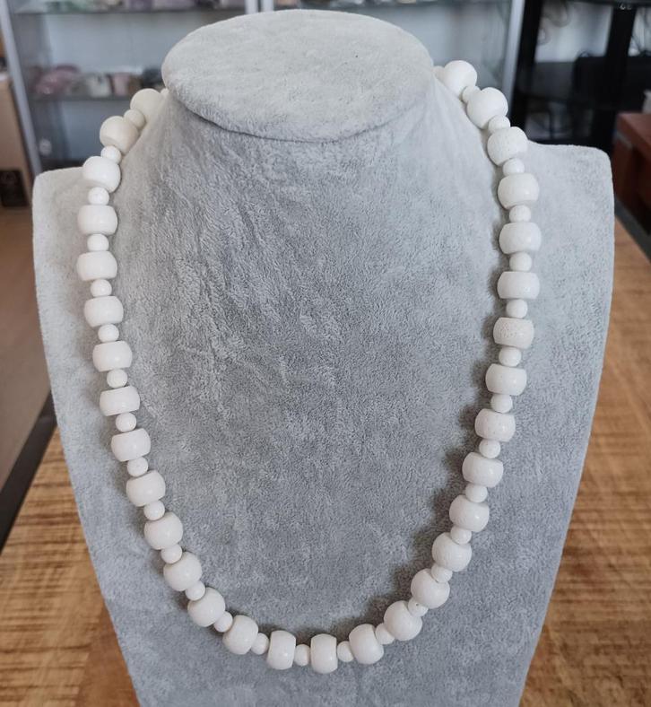 Koraal collier, Sieraden, Tassen en Uiterlijk, Kettingen, Nieuw, Steen of Mineraal, Wit, Ophalen of Verzenden