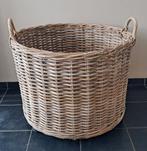Grote rieten (rotan) mand op wieltjes, Huis en Inrichting, Ophalen, Mand, Rond, Zo goed als nieuw