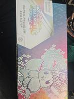 Prismatic evolutions box, Ophalen of Verzenden, Zo goed als nieuw