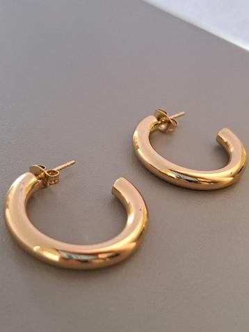 stainless steel hoop oorbel, goudkleurig en nieuw beschikbaar voor biedingen