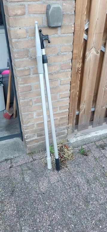 Boothaken beschikbaar voor biedingen