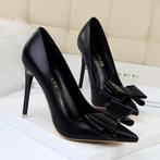 Zwarte hoge kunstleren dames pumps met strik / hakken 10.5cm, Kleding | Dames, Schoenen, Verzenden, Nieuw, Zwart, Pumps