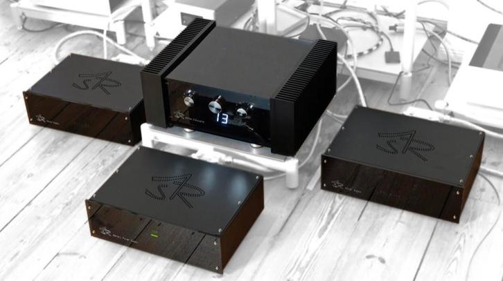 ASR Emitter II Exclusive Version Blue, New €19.000, Audio, Tv en Foto, Versterkers en Receivers, Stereo, 120 watt of meer, Overige merken