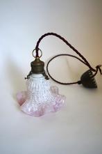 Antiek hanglamp messing glas lamp rok clichy roze wit, Antiek en Kunst, Antiek | Lampen, Ophalen of Verzenden