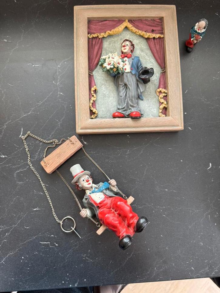 Set Gilde Clowns – beeldjes, wanddecoratie en schommel, Verzamelen, Beelden en Beeldjes, Zo goed als nieuw, Ophalen of Verzenden