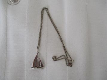 sieraden van alles wat beschikbaar voor biedingen