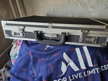 Mooie vintage (MAYBACH) bestek/ messenkoffer inhoud zie foto beschikbaar voor biedingen