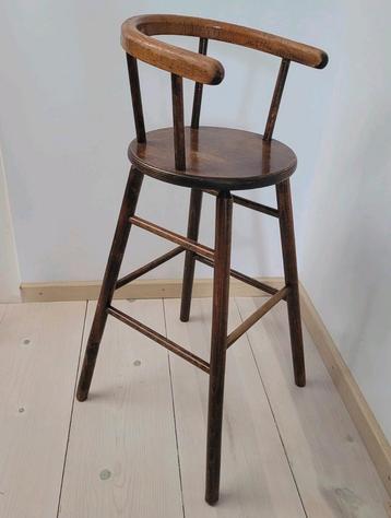 Houten vintage / retro kinderstoel beschikbaar voor biedingen