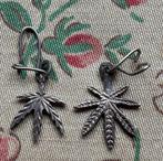 Oorbellen zilver - wietblaadjes - vintage jaren 70, Hangers, Ophalen of Verzenden, Zo goed als nieuw, Zilver